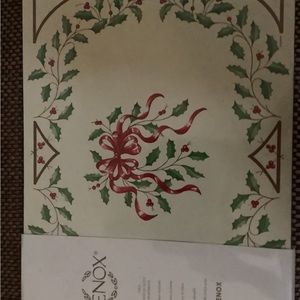 CLOSEOUT. CHRISTMAS THEME NWOT LENOX SET OF 2 PLACEMATS
